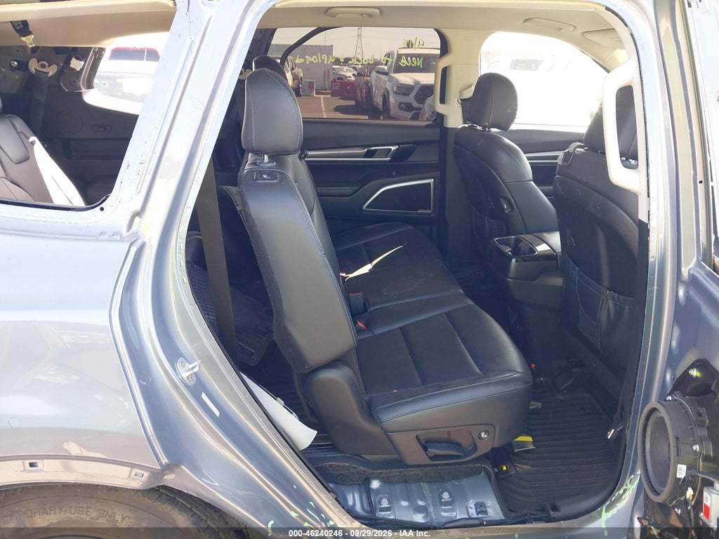 2020 Kia Telluride LX photo 8