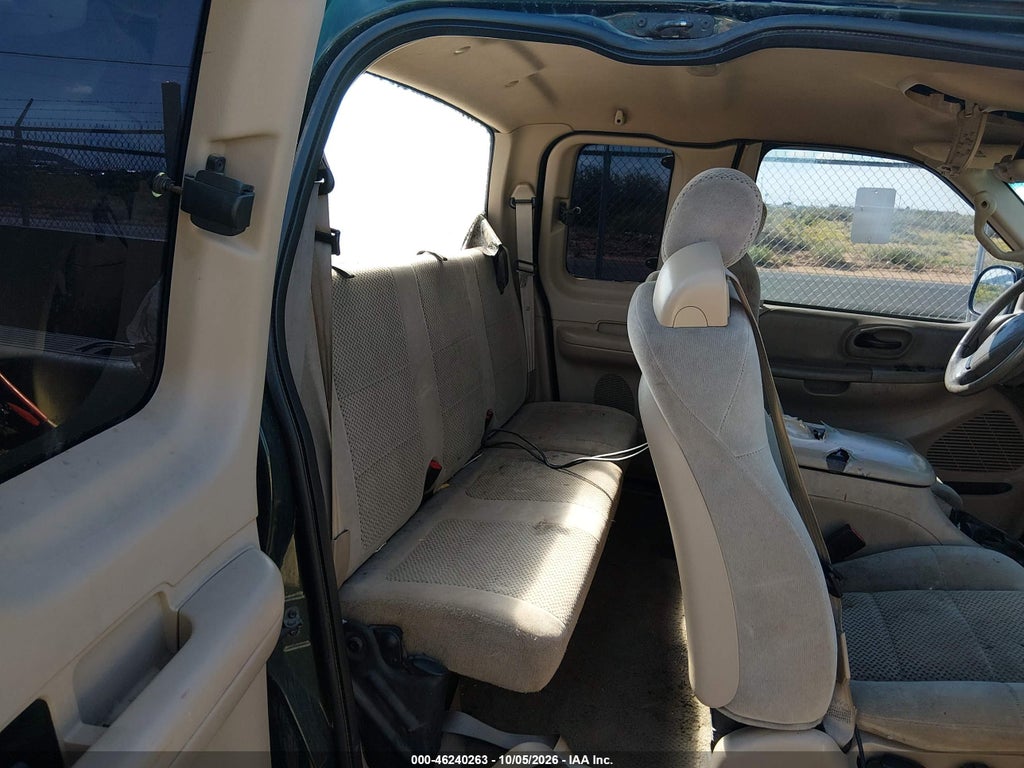 2002 Ford F-150 XL/XLT photo 8