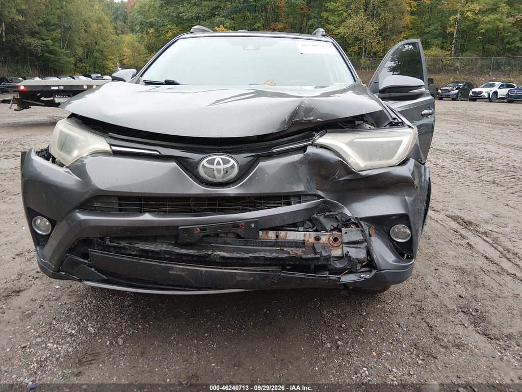 2017 Toyota RAV4 XLE photo 6