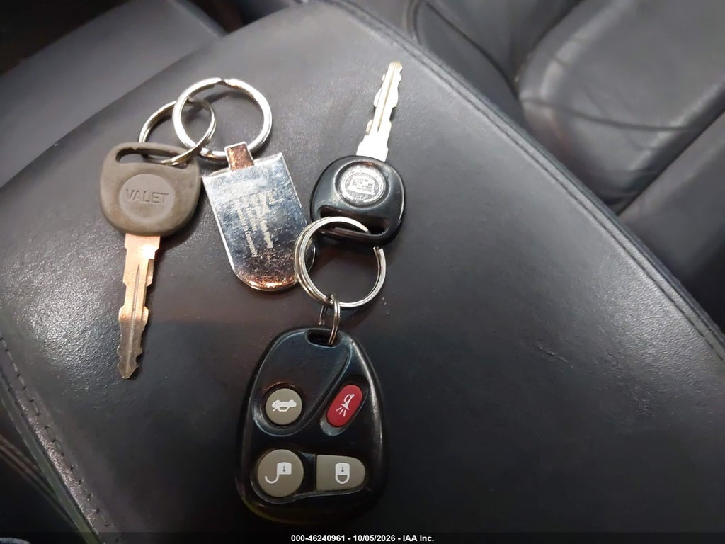 2004 Cadillac Deville Standard photo 11