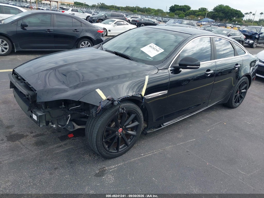 2015 Jaguar XJ photo 2