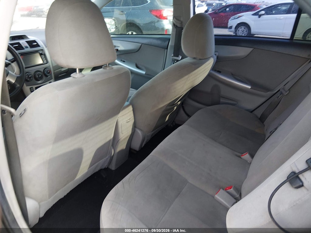 2013 Toyota Corolla LE photo 8