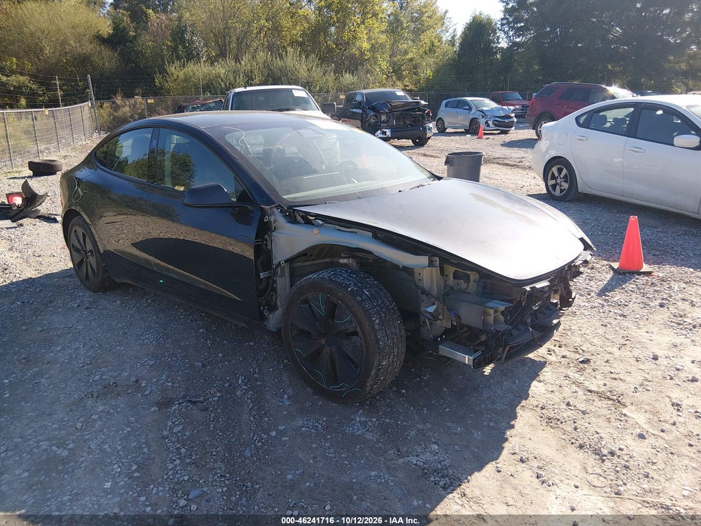 TESLA MODEL 3 2024