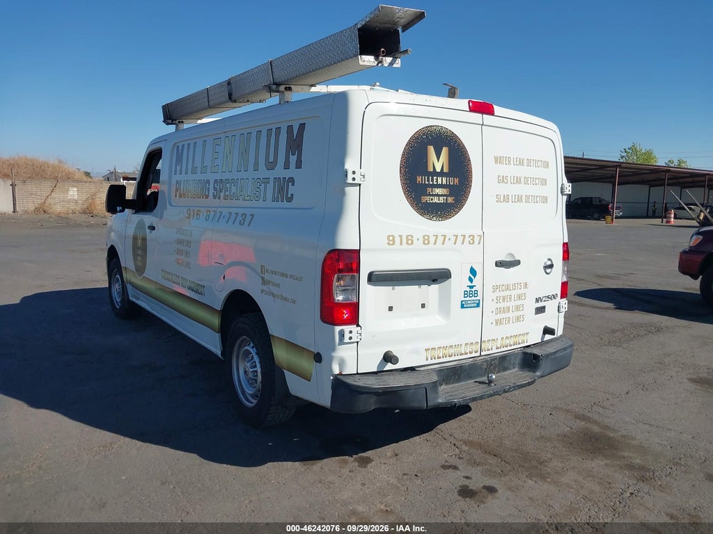 2014 Nissan NV Cargo NV2500 HD S V6 photo 3