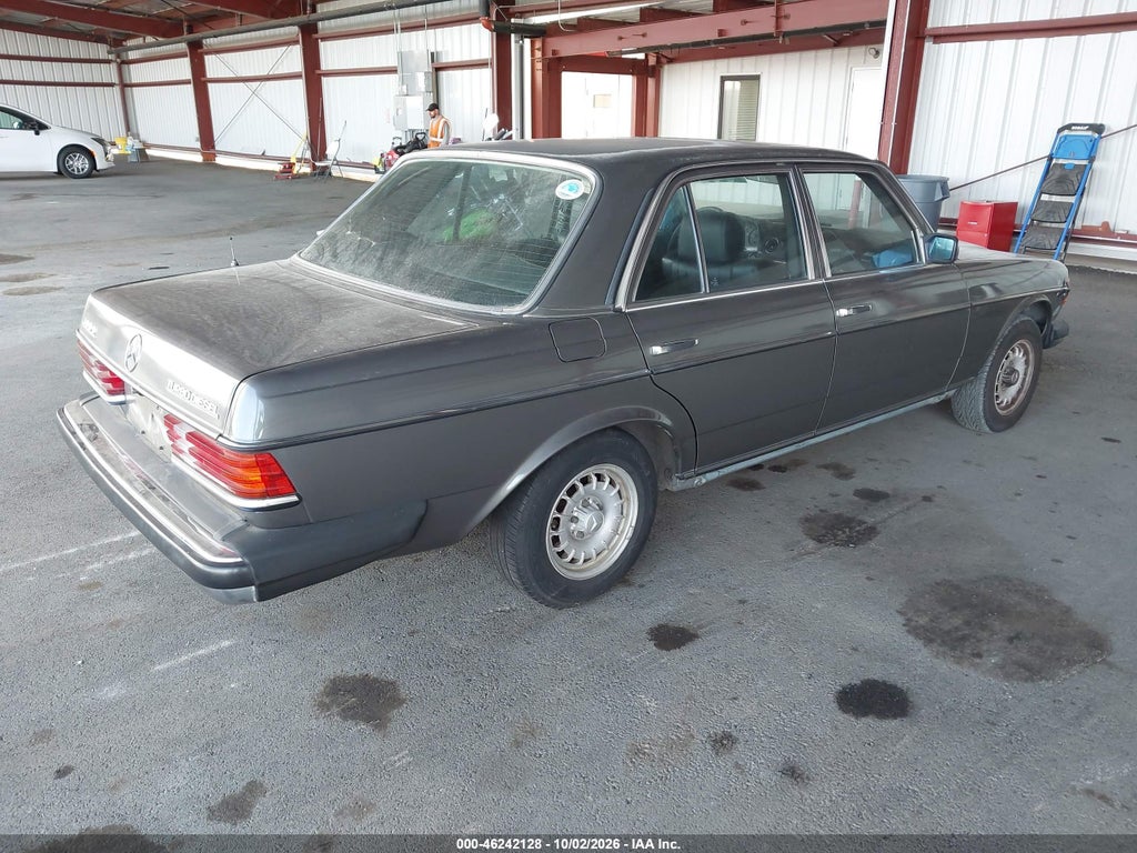 1984 Mercedes-Benz 300 DT photo 4