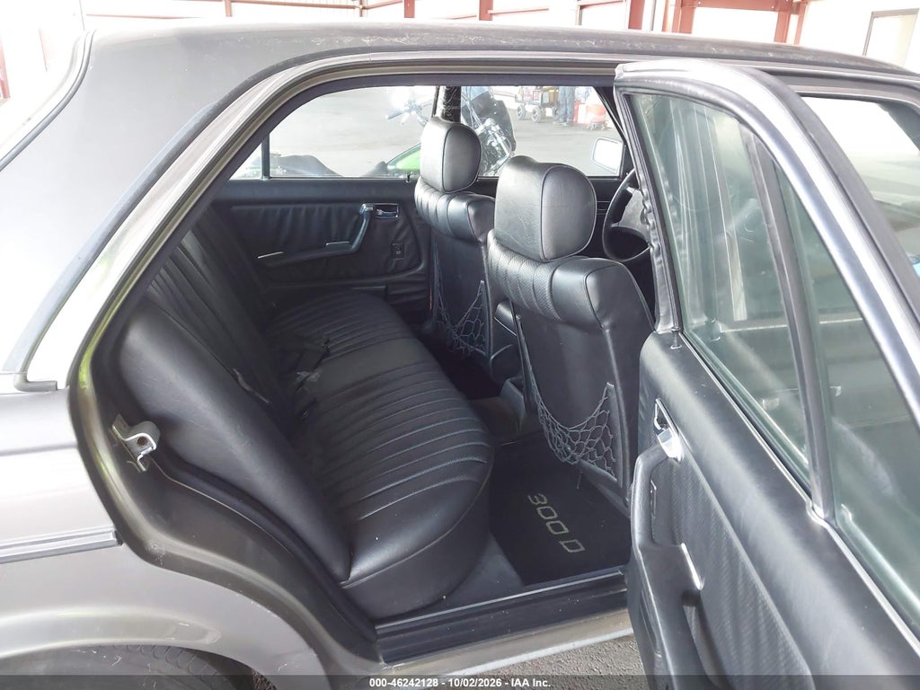 1984 Mercedes-Benz 300 DT photo 8