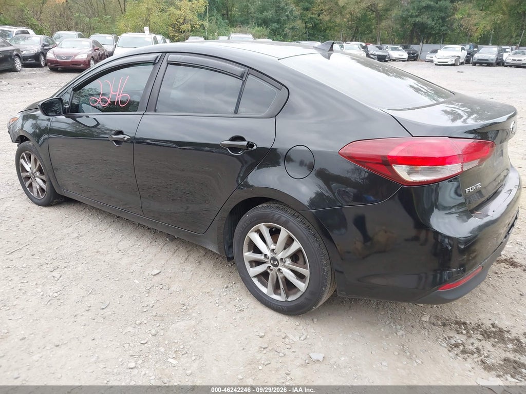 2017 Kia Forte LX photo 3