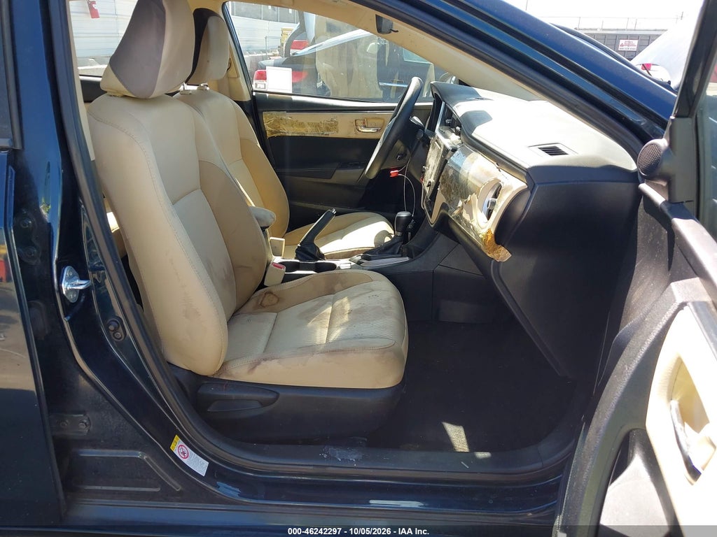 2017 Toyota Corolla LE photo 5