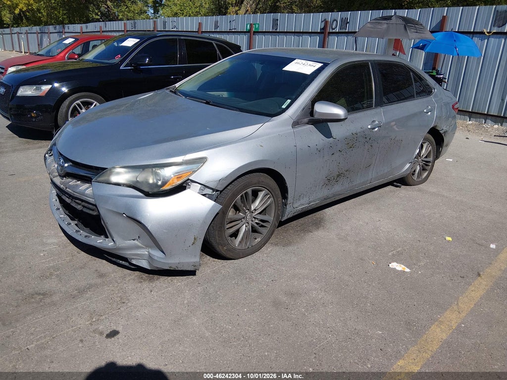 2017 Toyota Camry SE photo 2