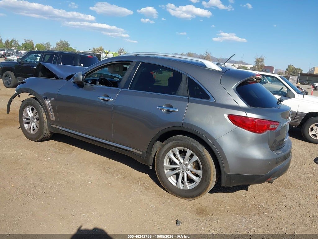 2016 Infiniti QX70 photo 3