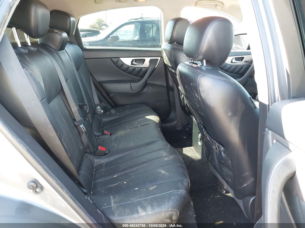2016 Infiniti QX70 photo 8