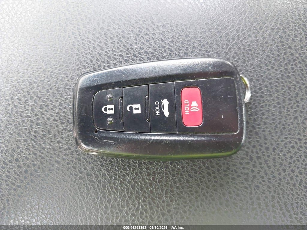2018 Toyota Camry SE photo 11