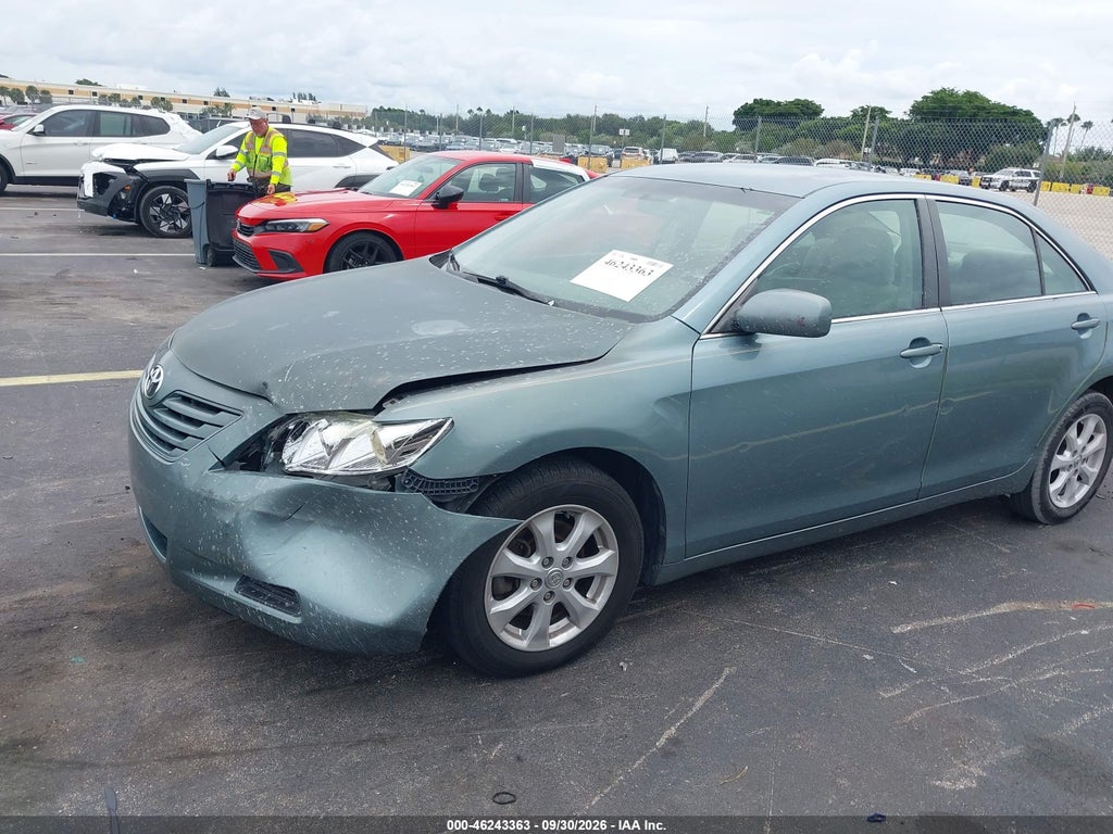 2009 Toyota Camry LE photo 6