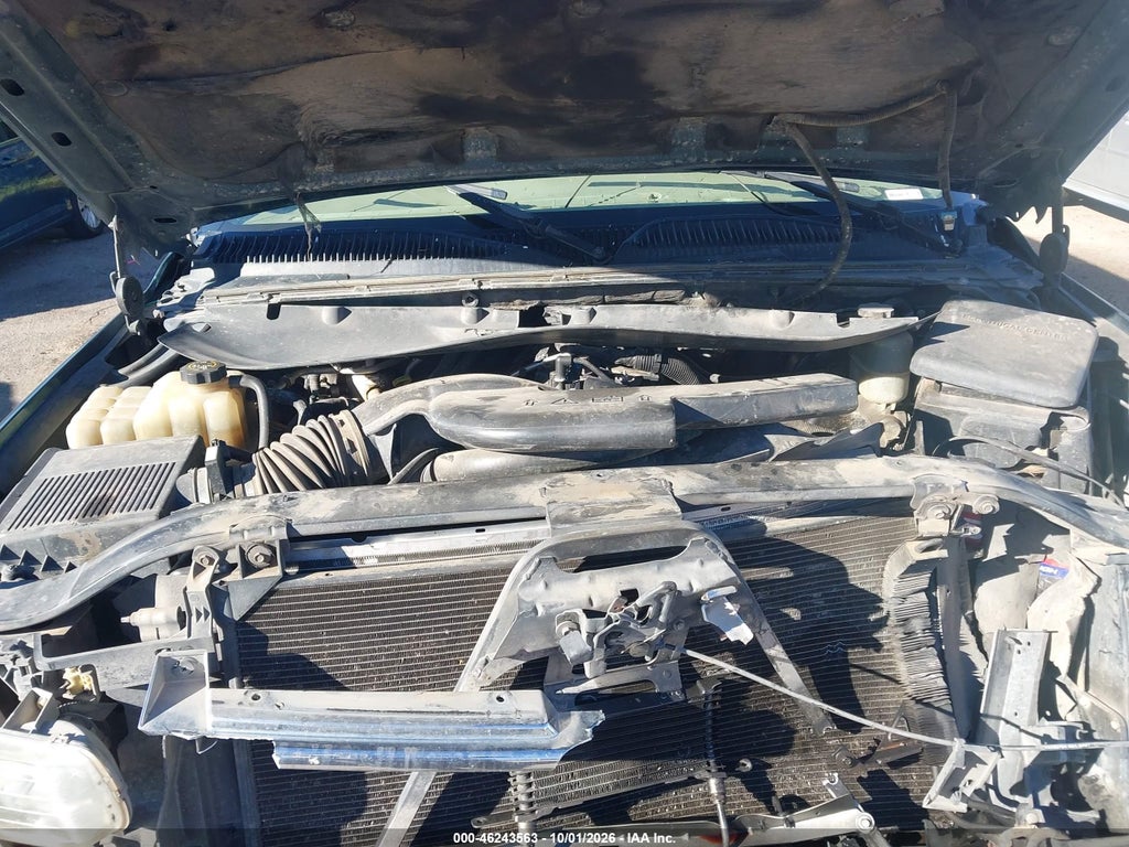 2002 Chevrolet Suburban 1500 LT photo 10