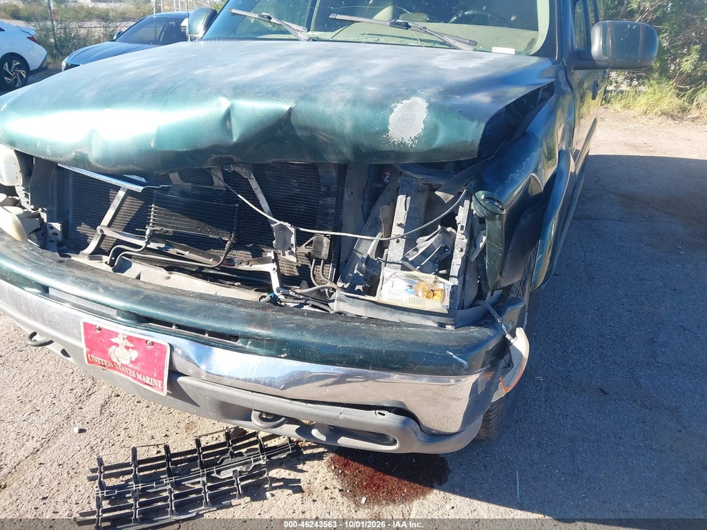 2002 Chevrolet Suburban 1500 LT photo 6