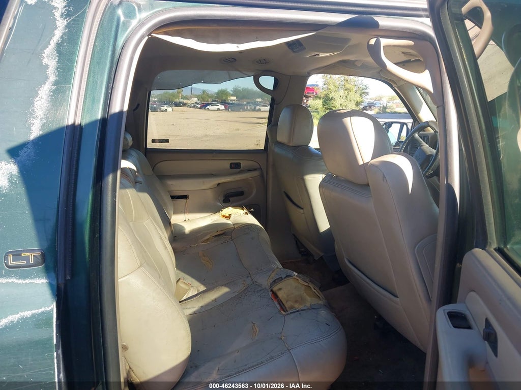 2002 Chevrolet Suburban 1500 LT photo 8
