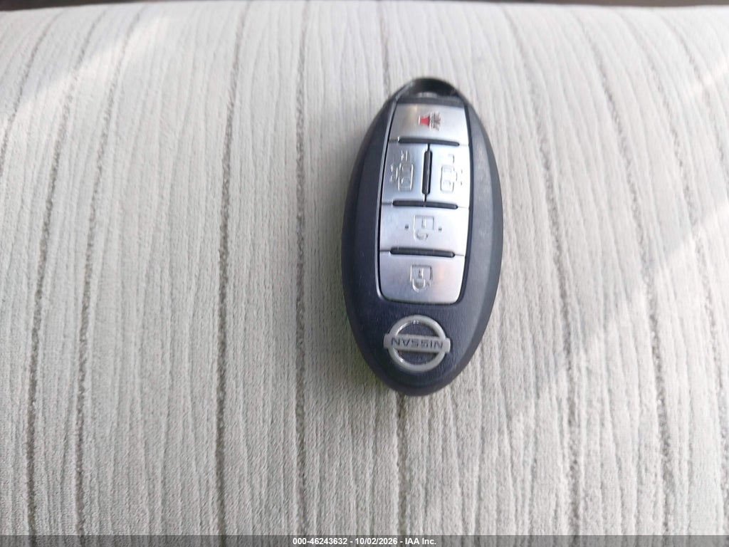 2014 Nissan Quest SV photo 11