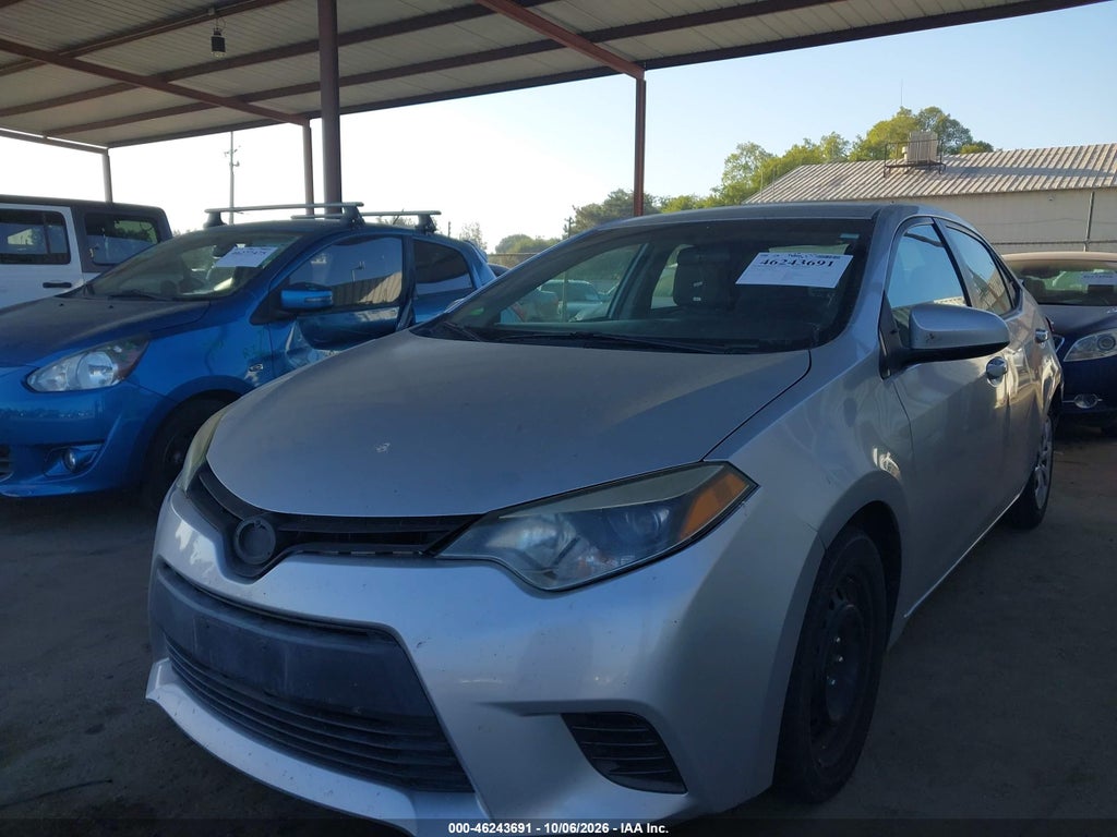 2016 Toyota Corolla LE photo 2