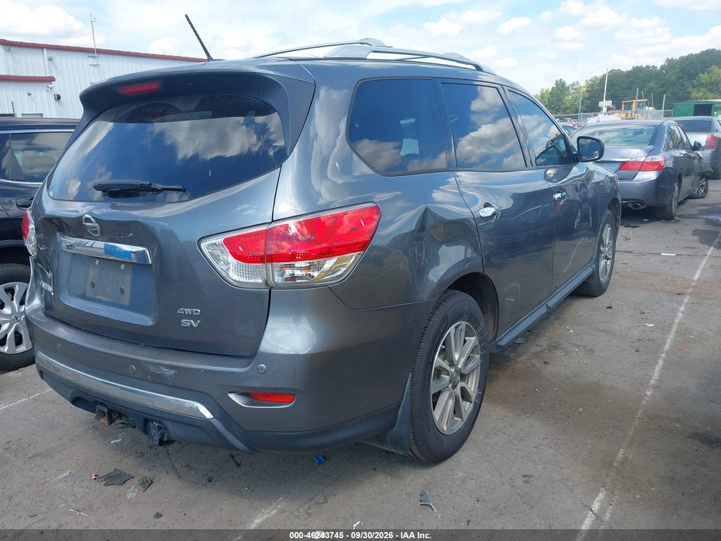 2015 Nissan Pathfinder SV photo 4