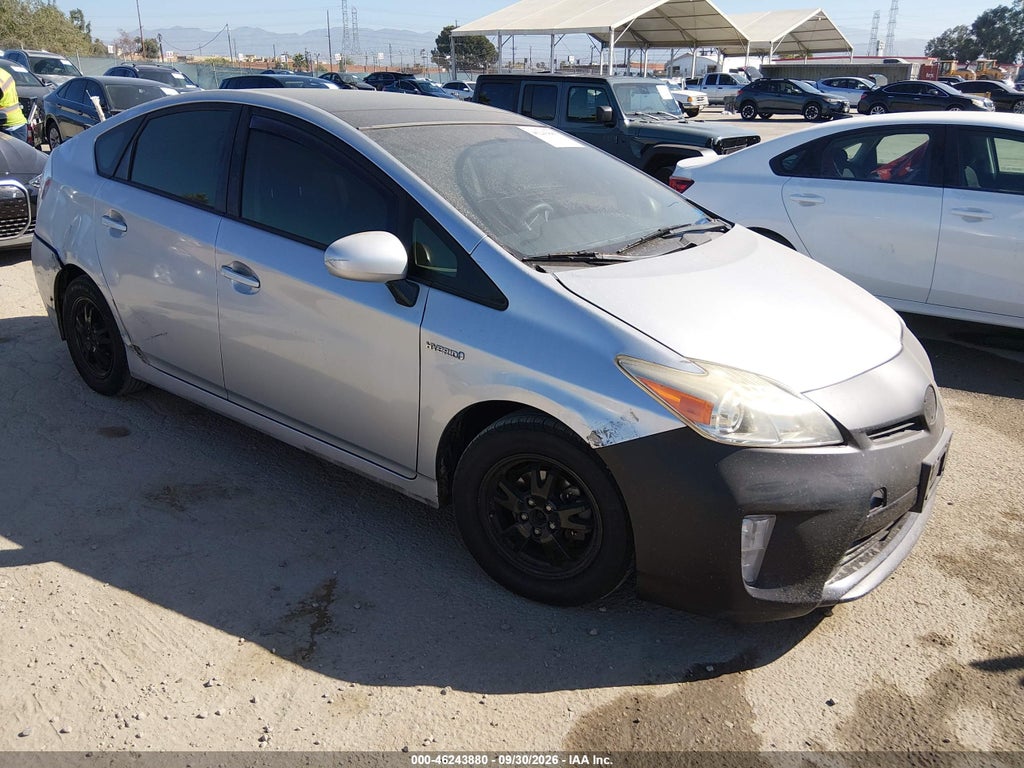 2012 Toyota Prius Three photo 1
