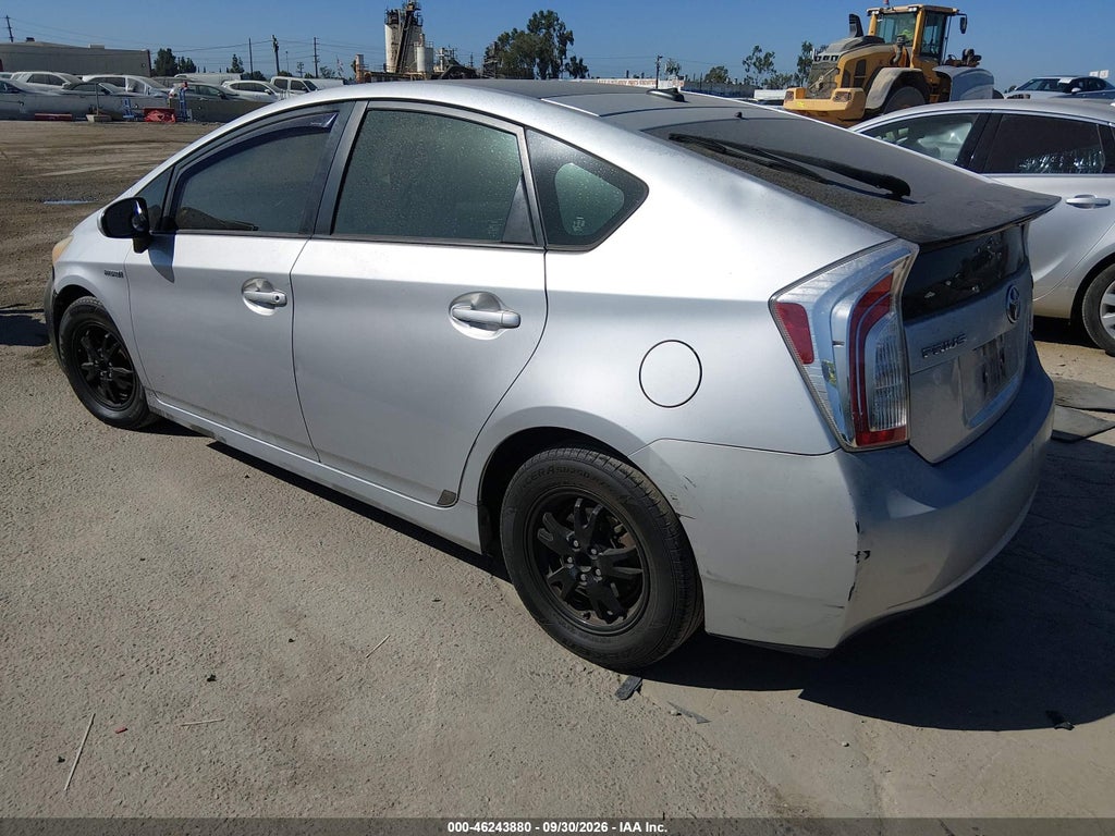 2012 Toyota Prius Three photo 3