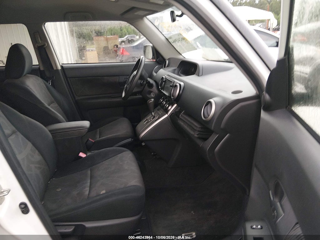 2013 Scion XB photo 5