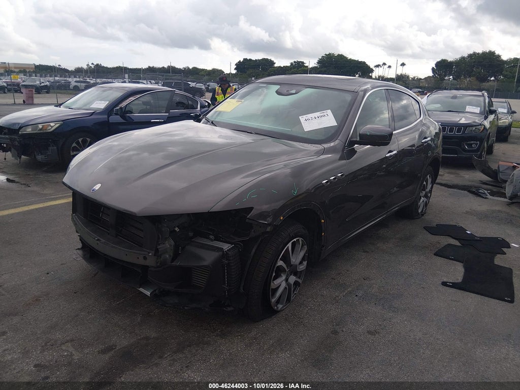 2021 Maserati Levante photo 2