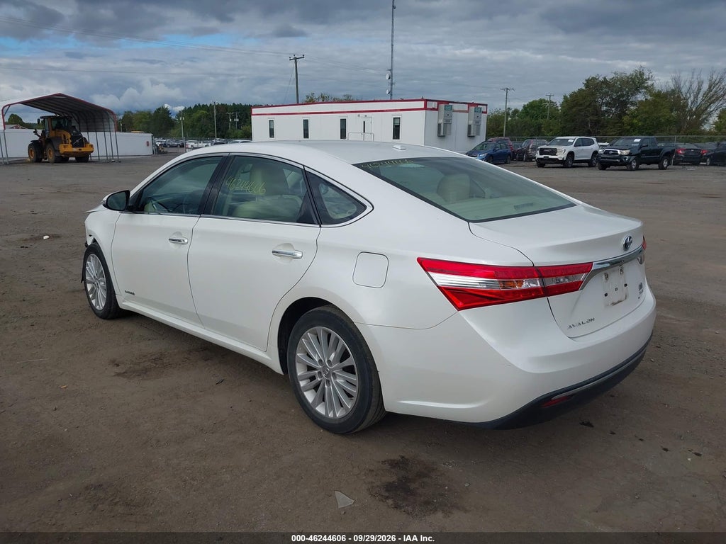 2014 Toyota Avalon Hybrid XLE Touring photo 3