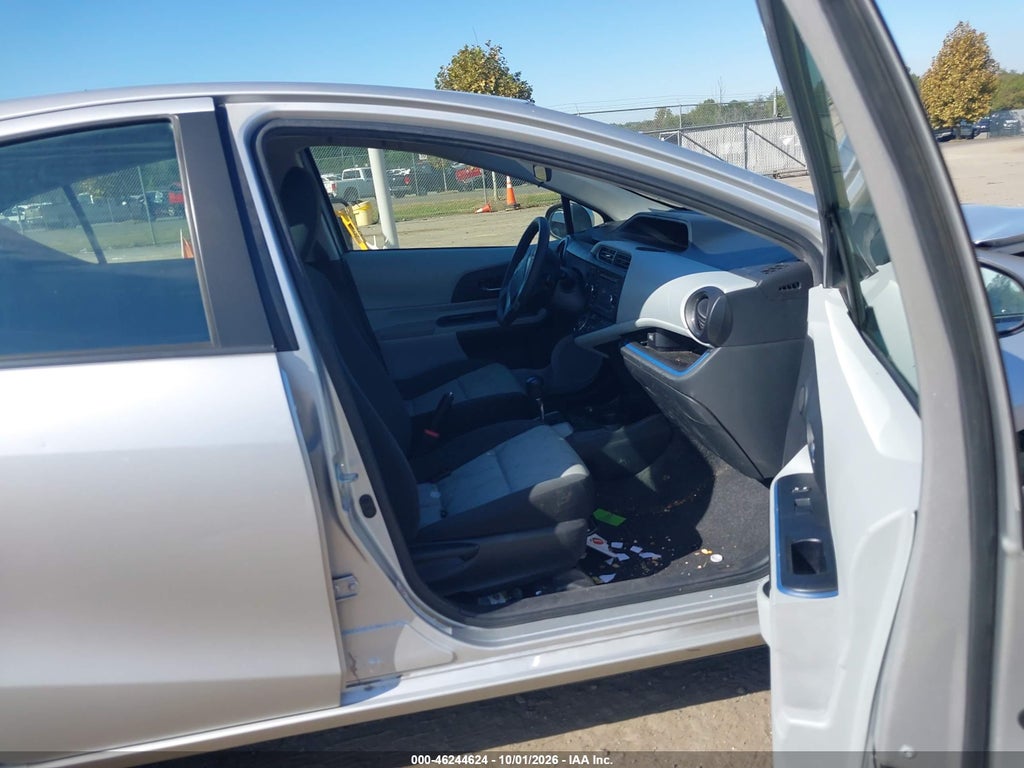 2012 Toyota Prius C Three photo 5