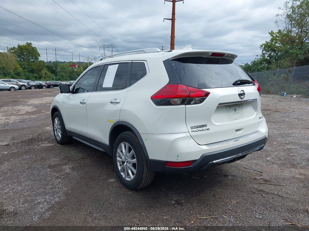 2017 Nissan Rogue SV photo 3