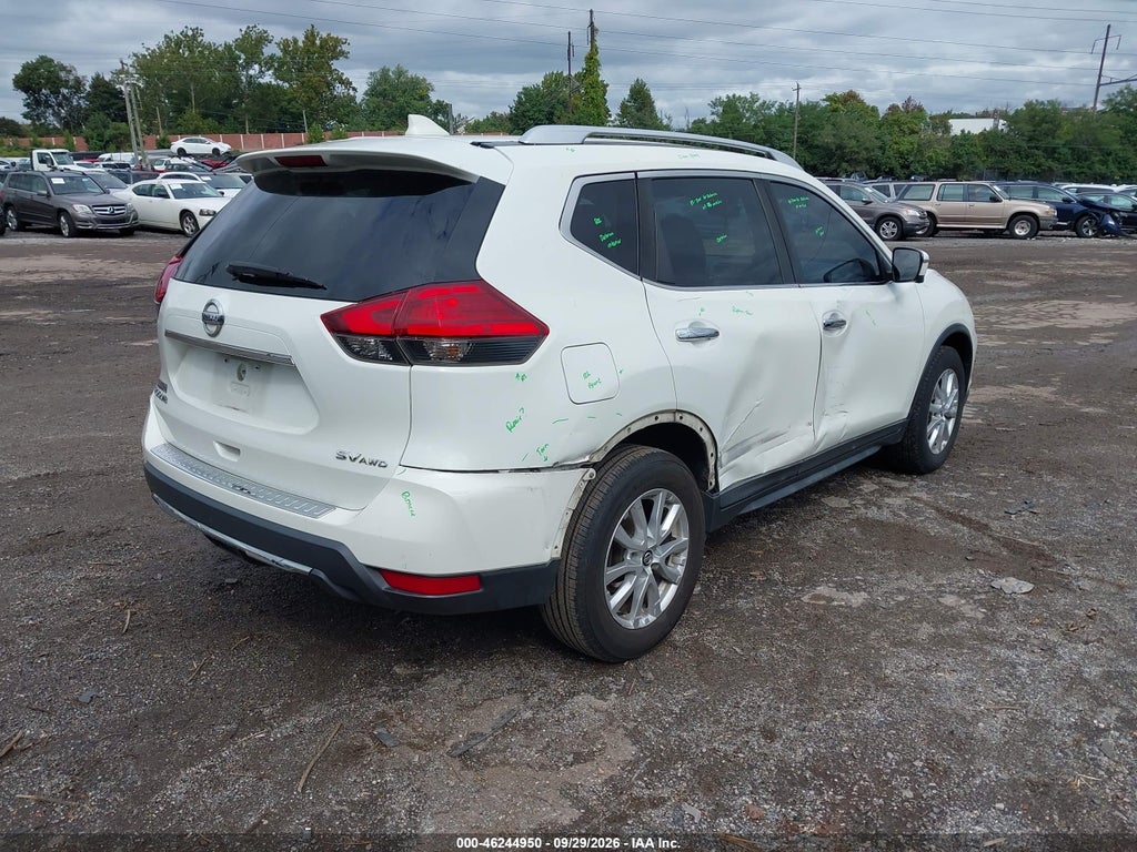 2017 Nissan Rogue SV photo 4