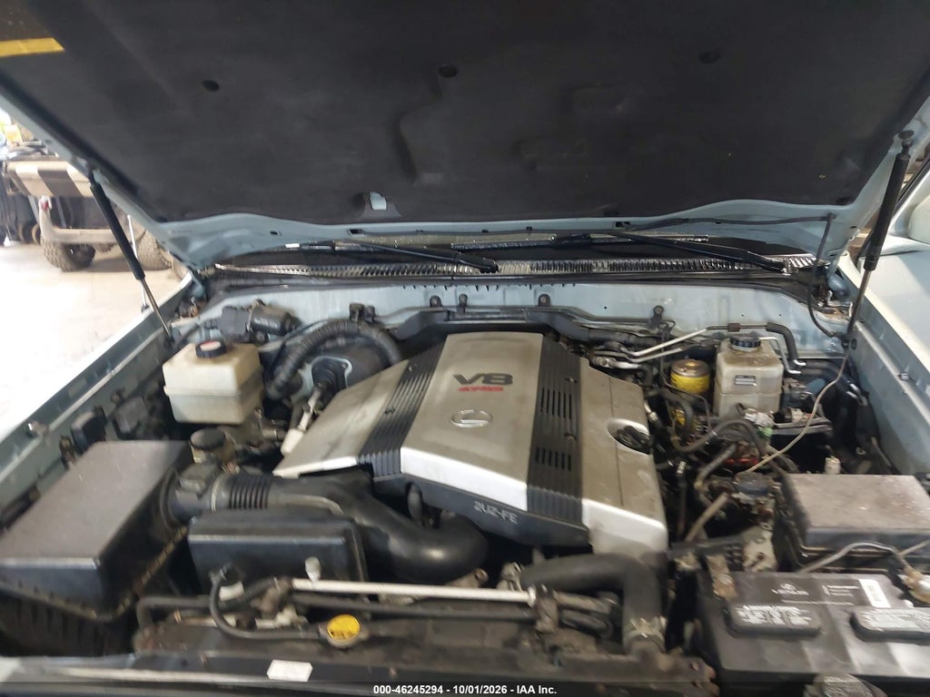 2004 Lexus LX 470 photo 10