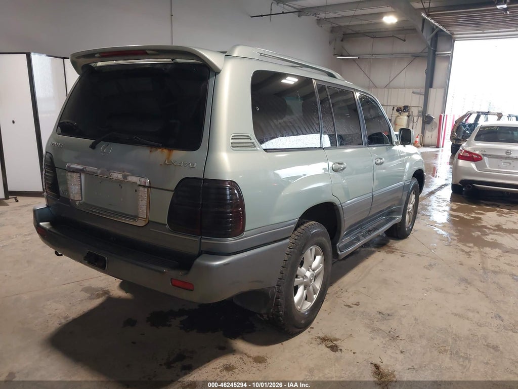 2004 Lexus LX 470 photo 4