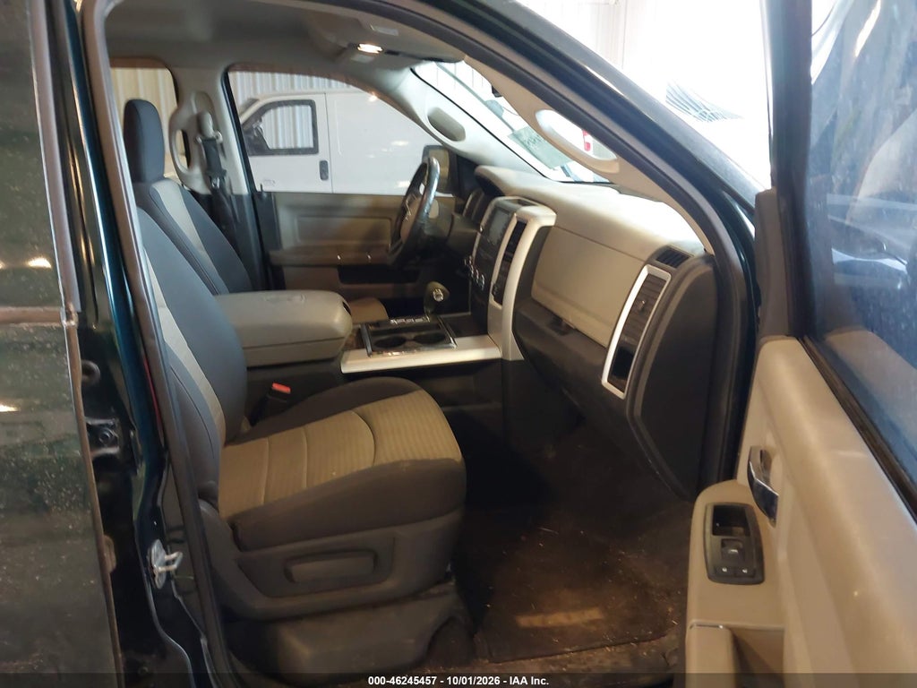 2011 Ram RAM 1500 SLT photo 5