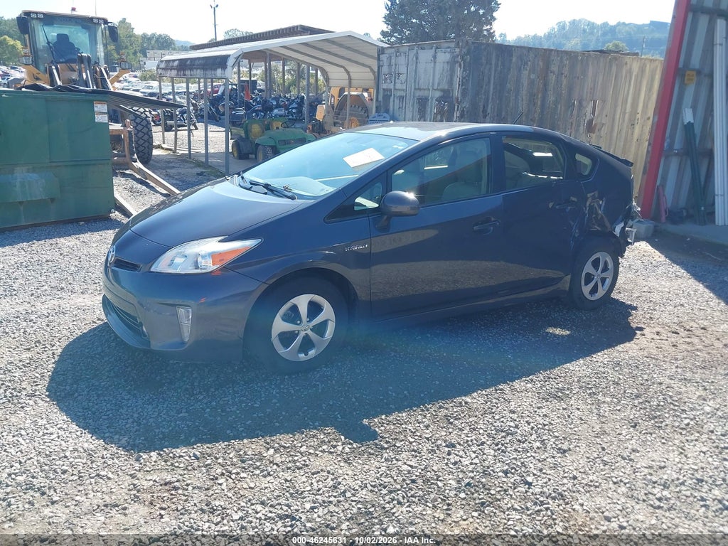 2014 Toyota Prius Four photo 2