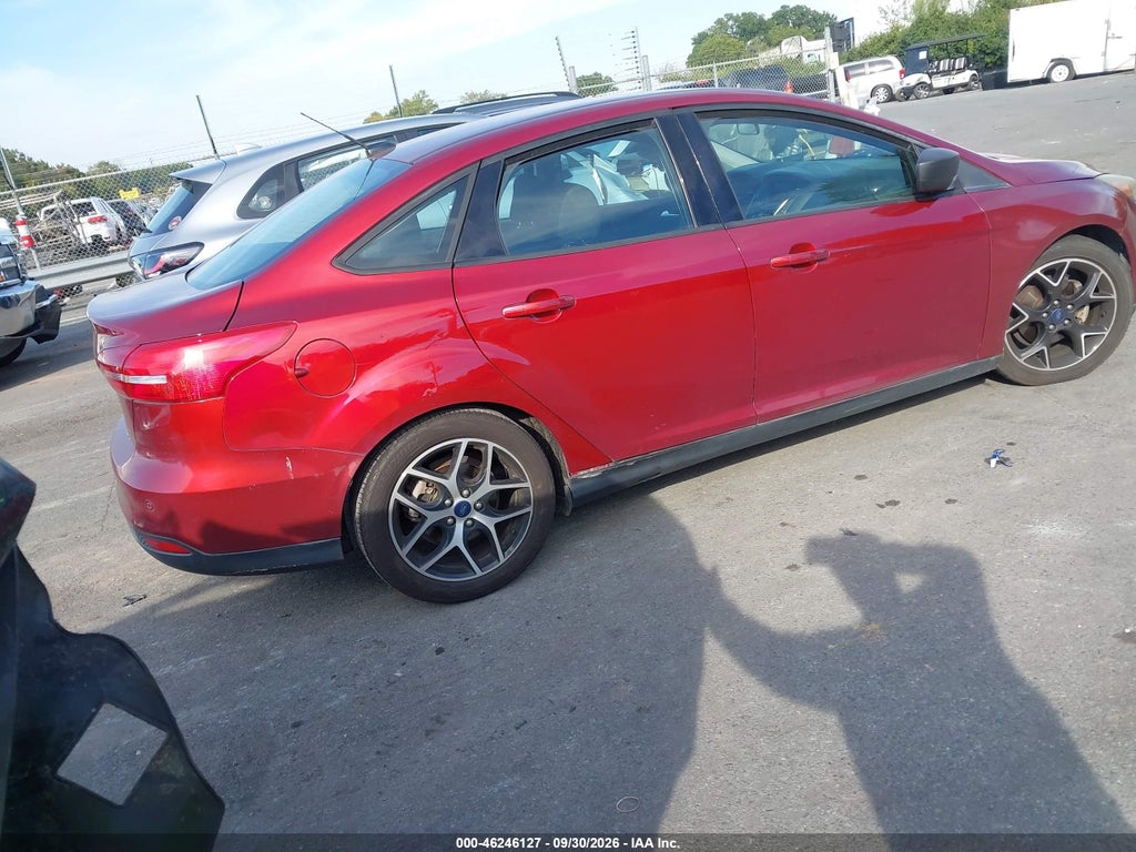 2017 Ford Focus SEL photo 4