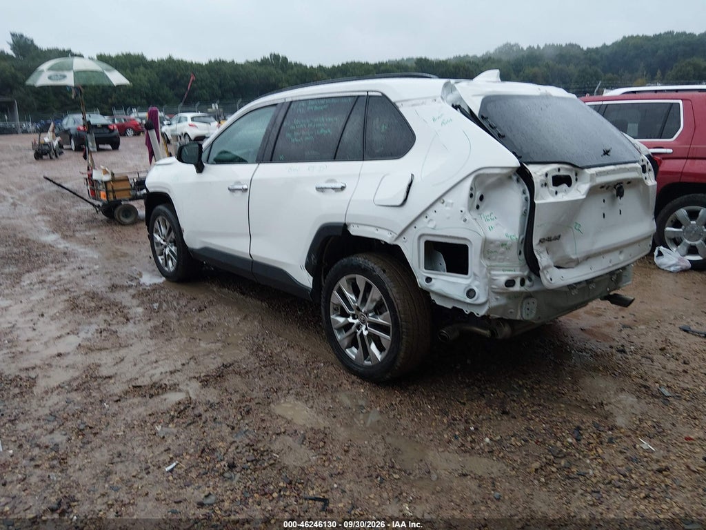 2020 Toyota RAV4 LE photo 3