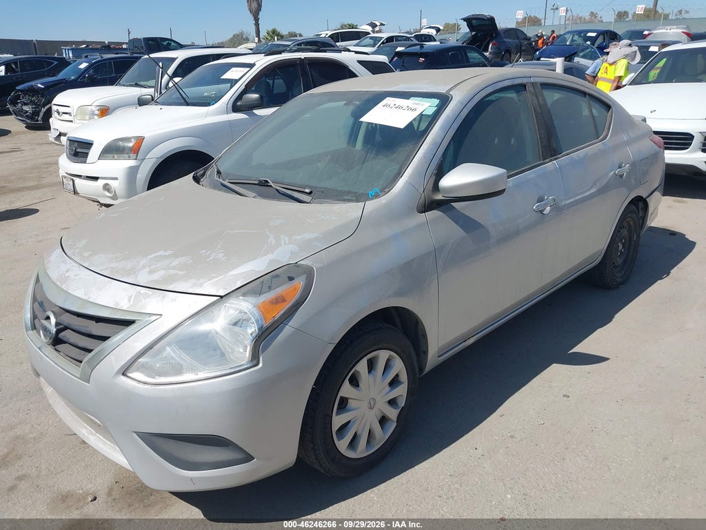 2017 Nissan Versa 1.6 SV photo 2