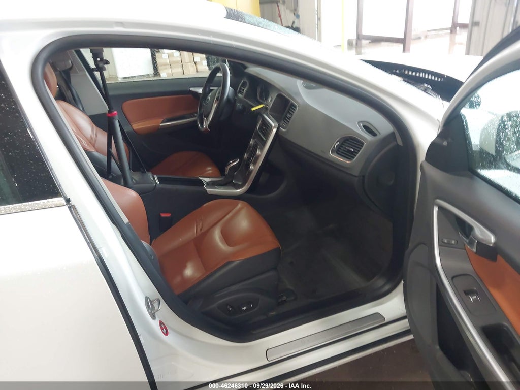 2017 Volvo S60 Inscription T5 Platinum photo 5