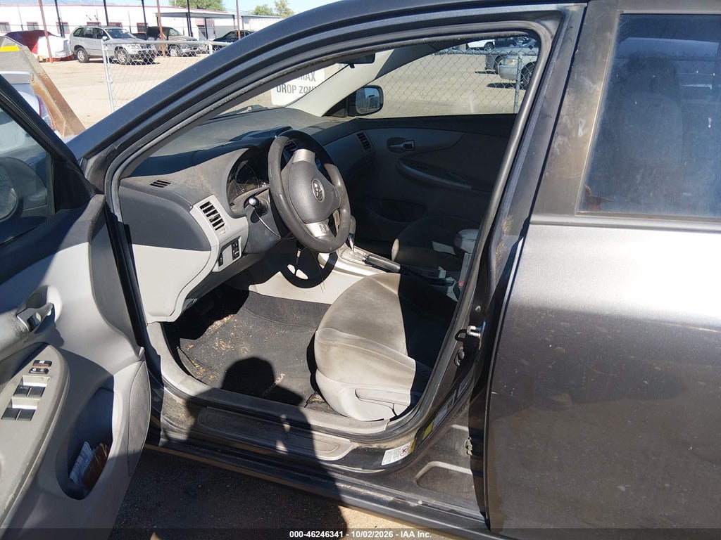 2012 Toyota Corolla LE photo 5