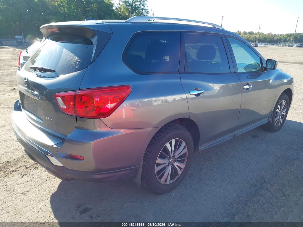 2017 Nissan Pathfinder S photo 4