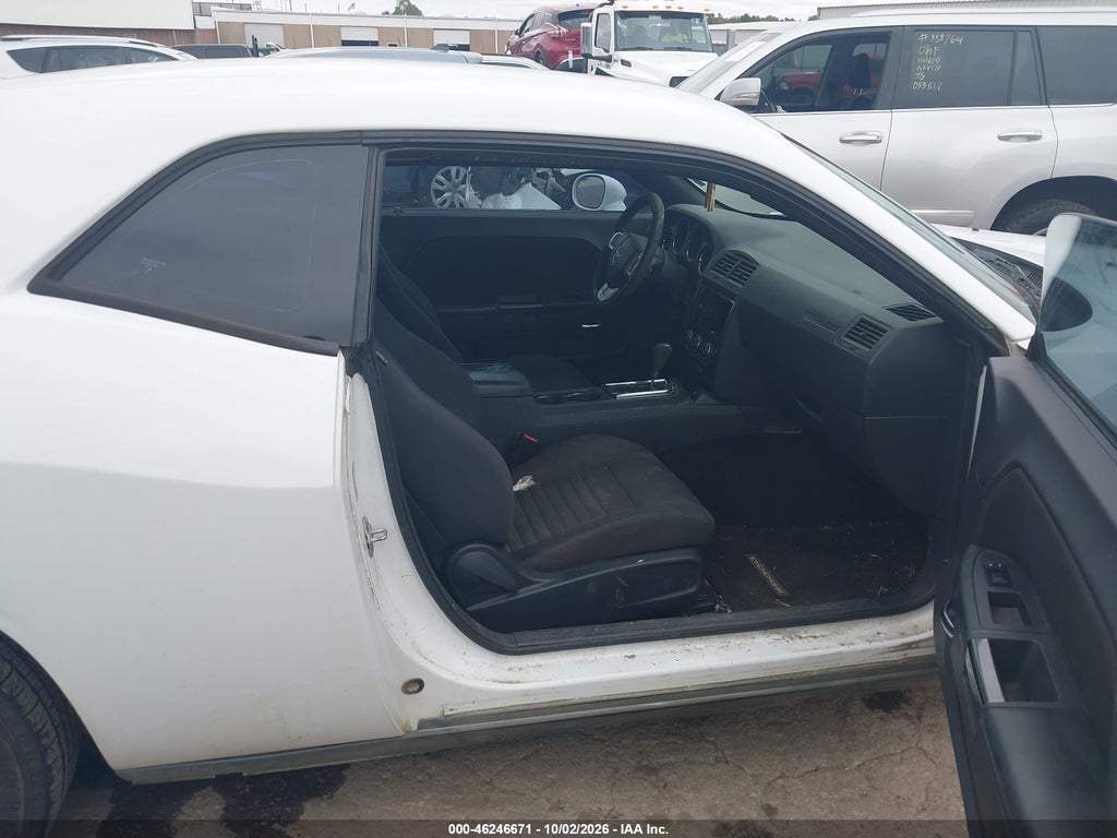 2013 Dodge Challenger SXT photo 5