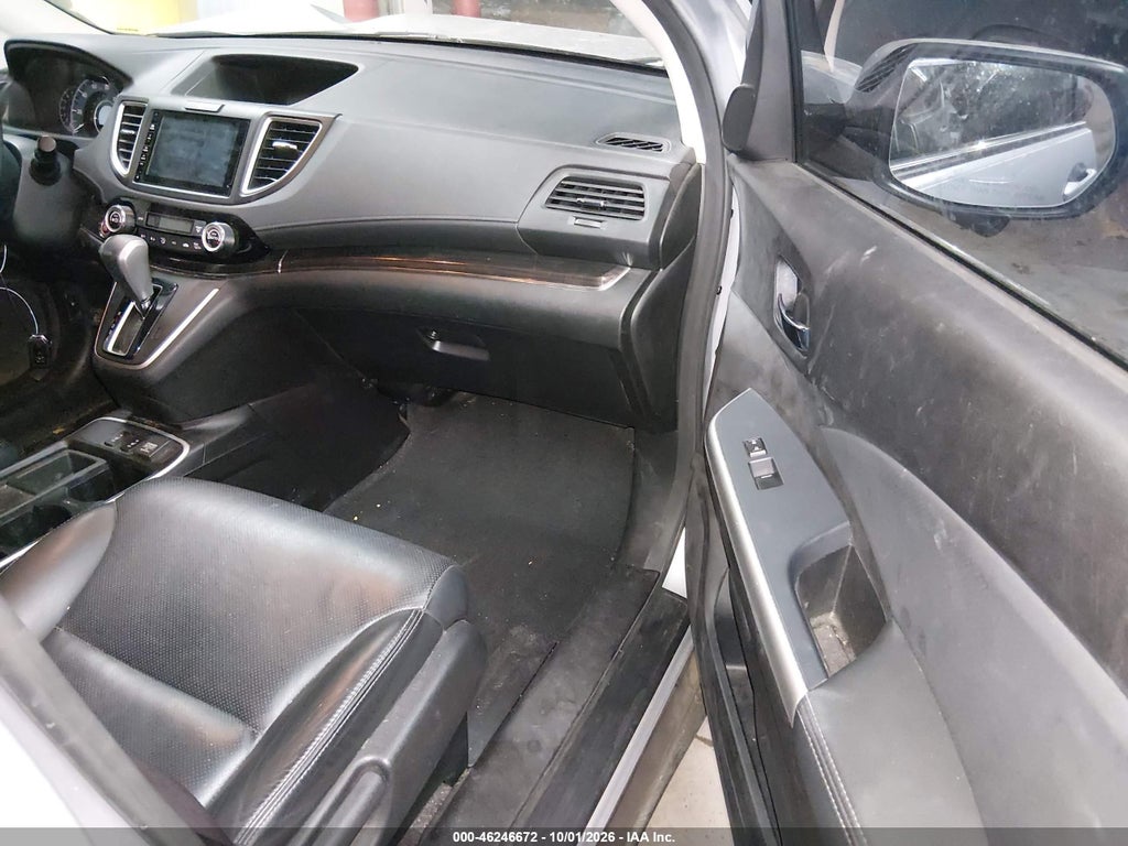 2015 Honda CR-V Touring photo 5