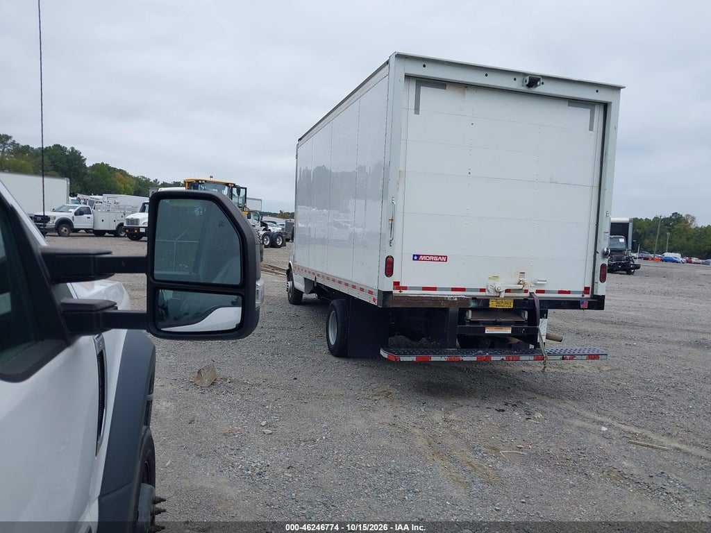 2022 Chevrolet Express Cutaway 4500 Van photo 3