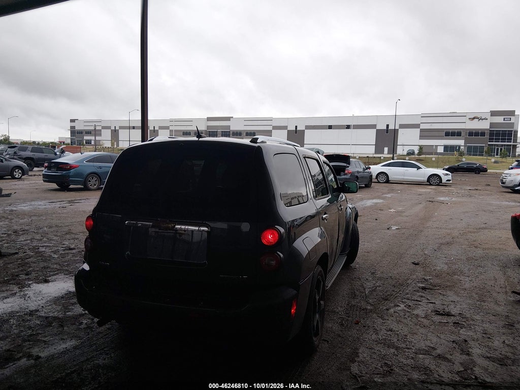 2011 Chevrolet HHR LT photo 4