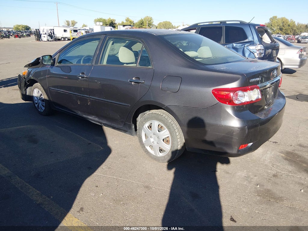 2011 Toyota Corolla LE photo 3