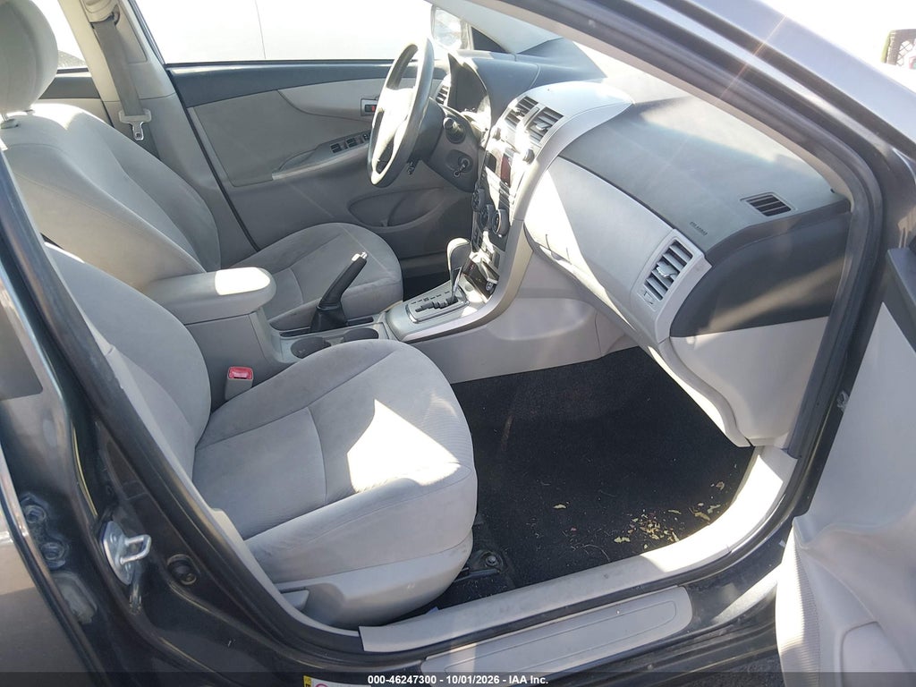 2011 Toyota Corolla LE photo 5