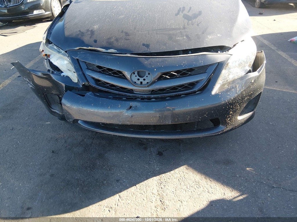 2011 Toyota Corolla LE photo 6
