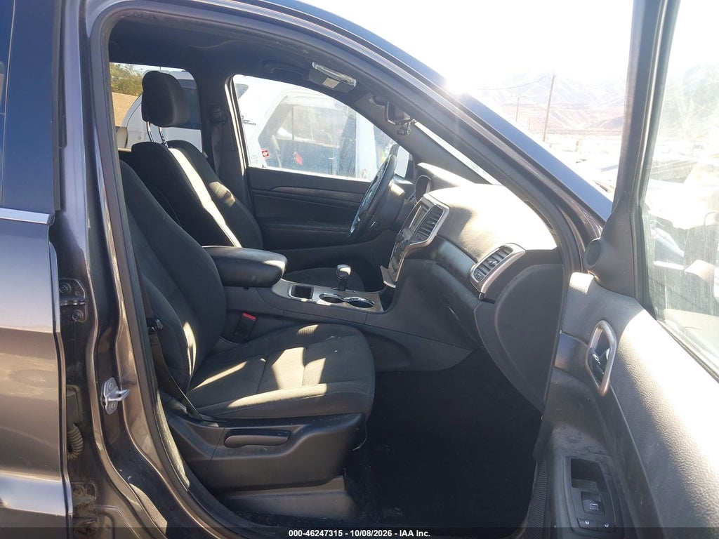 2015 Jeep Grand Cherokee Laredo photo 5