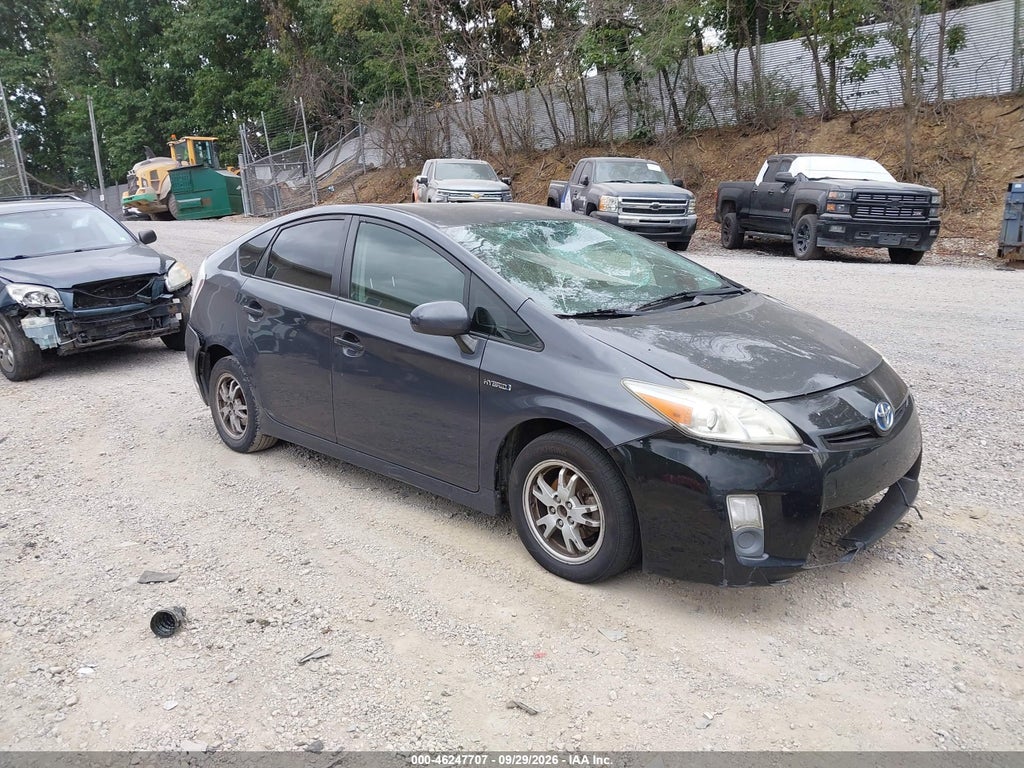 2011 Toyota Prius Four photo 1